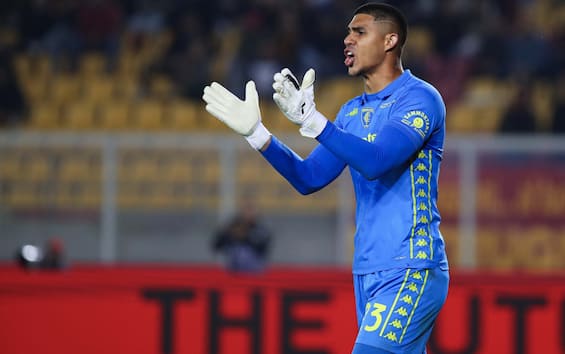 https://static.sky.it/editorialimages/d40ca4c061e5251a3bfd9e6aa43a3d217ae129b6/skysport/it/calcio/calciomercato/video/2025/07/27/roma-vasquez-calciomercato-news/devis_vasquez_empoli_ipa.jpg?im=Resize,width=565