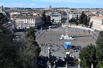 Una immagine dell'iniziativa organizzata dalla UIL, 'Mille bare a Piazza del Popolo' per ricordare le vittime del lavoro a Roma, 19 marzo 2024. 
 ANSA/MAURIZIO BRAMBATTI