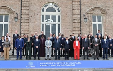 Foto di famiglia durante il G7 Italia Climate, Energy and Environment presso la reggia di venaria, Torino, 29 aprile 2024 ANSA/ALESSANDRO DI MARCO