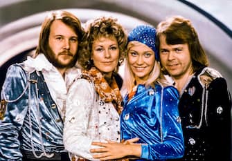 951902272 Picture taken in 1974 in Stockholm shows the Swedish pop group Abba with its members (L-R) Benny Andersson, Anni-Frid Lyngstad, Agnetha Faltskog and Bjorn Ulvaeus posing after winning the Swedish branch of the Eurovision Song Contest with their song "Waterloo". - Sweden's legendary disco group ABBA announced on April 27, 2018 that they have reunited to record two new songs, 35 years after their last single. The quartet split up in 1982 after dominating the disco scene for more than a decade with hits like "Waterloo", "Dancing Queen", "Mamma Mia" and "Super Trouper". (Photo by Olle LINDEBORG / TT News Agency / AFP) / Sweden OUT (Photo credit should read OLLE LINDEBORG/AFP via Getty Images)