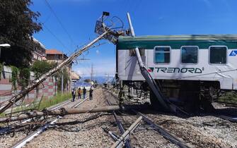 treno deragliato, vigili del fuoco, stgazione, carnate, vagoni,