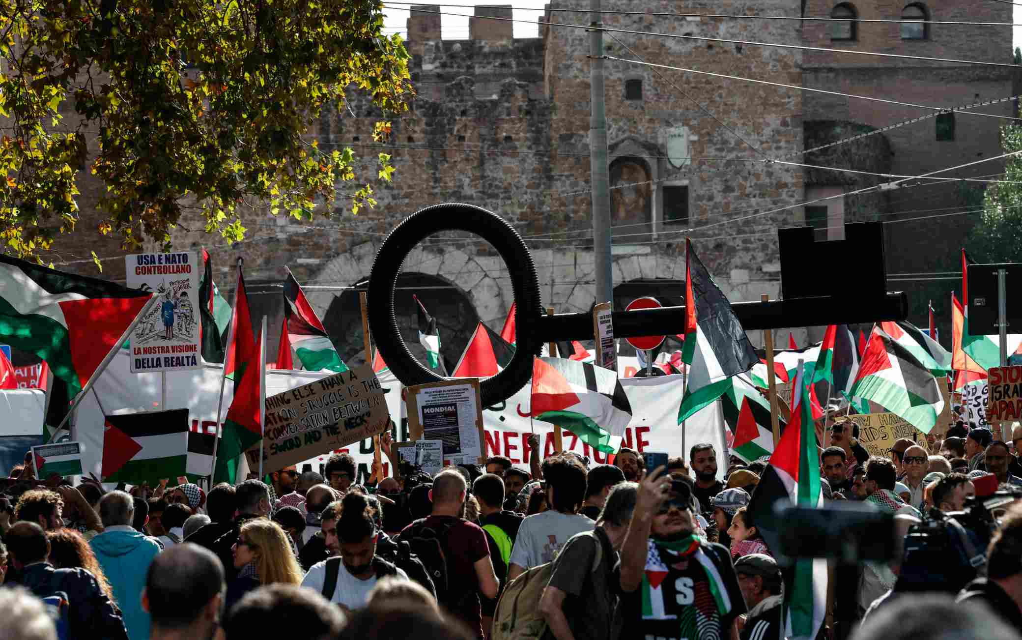 Guerra Israele-Hamas, In Vari Paesi Manifestazioni Contro I ...