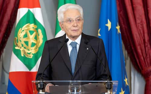 Roma - Il Presidente Sergio Mattarella rivolge il suo indirizzo di saluto in occasione dell'incontro con i componenti dell’Associazione Stampa Parlamentare, i Direttori dei quotidiani e delle agenzie giornalistiche e i giornalisti accreditati presso il Quirinale per la consegna del Ventaglio da parte dell’Associazione Stampa Parlamentare, oggi 30 luglio 2025
(Foto di Paolo Giandotti - Ufficio per la Stampa e la Comunicazione della Presidenza della Repubblica)