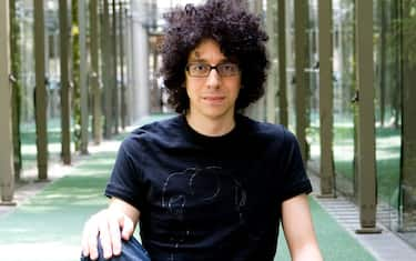 Giovanni Allevi, Italian pianist, composer, musician, portrait, Milan, Italy, 10th May 2008. (Photo by Leonardo Cendamo/Getty Images)