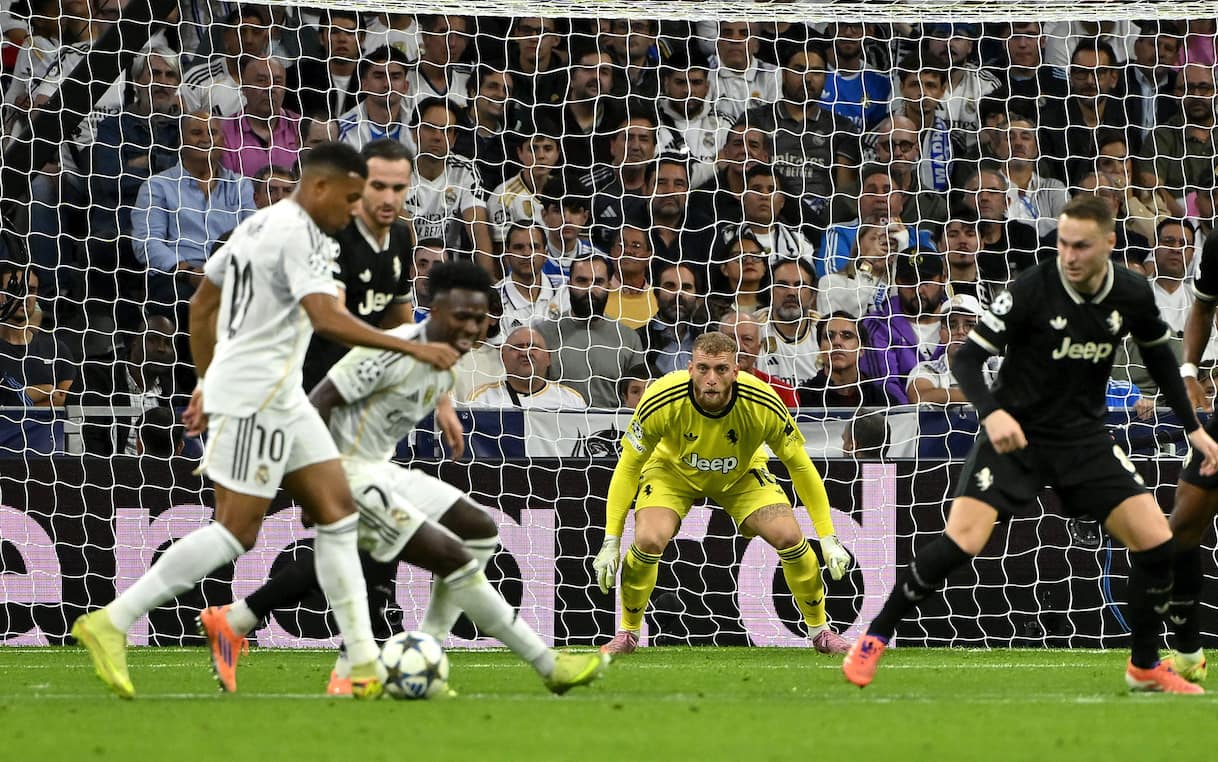 https://static.sky.it/editorialimages/d5183601a55c6da29e76d08ef0e4f8bbc73abe22/skysport/it/calcio/champions-league/video/2025/10/22/di-gregorio-tripla-parata-real-madrid-juve-video-1045424/getty_di_gregorio_real.jpg?im=Resize,width=1218