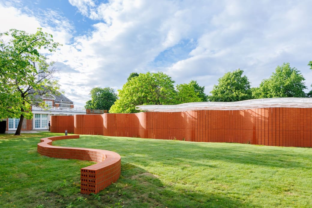 Serpentine Pavilion 2026 a serpentine, designed by Isabel Abascal and Alessandro Arienzo, LANZA atelier. Exterior view © LANZA atelier, Photo Iwan Baan, Courtesy Serpentine