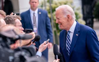 epa10715499 US President Joe Biden responds to a question from the news media as he walks to board Marine One on the South Lawn, USA, 28 June 2023. President Biden is traveling to Chicago to deliver remarks on his economic plan.  EPA/SHAWN THEW