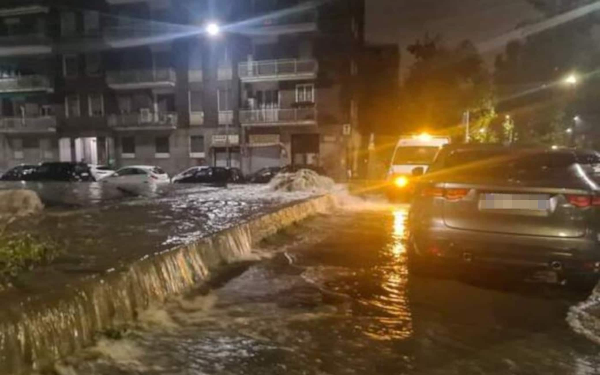 Meteo, Maltempo A Milano Oggi: Ancora Allagamenti E Alberi Caduti | Sky ...