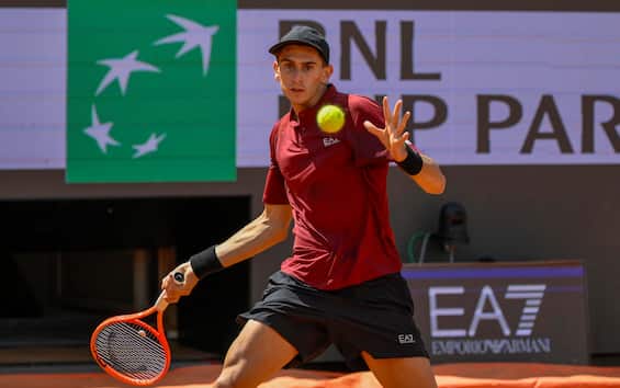 https://static.sky.it/editorialimages/d67434fb268f2e7cf20288e8c06e11919e5dedd7/skysport/it/tennis/video/2025/05/08/arnaldi-bautista-agut-atp-roma-risultato-highlights/ANSA_arnaldi_roma.jpg?im=Resize,width=565