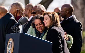 Più di cento anni e tanti tentativi, ma alla fine il linciaggio è stato riconosciuto come un reato federale. Joe Biden ha firmato il provvedimento approvato dal Congresso e con cui gli Stati Uniti provano a voltare pagina su uno dei capitoli più brutti della loro storia