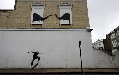 Banksy, spuntano due elefanti a Chelsea: seconda opera in due giorni