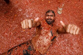 SPAIN TRADITIONS TOMATINA