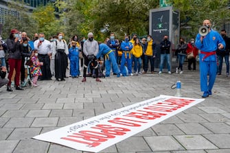 Presidio di protesta dei lavoratori degli sport di contatto contro l’ipotesi di chiusura delle palestre
