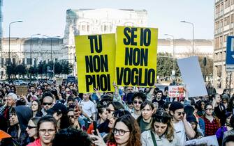 La manifestazione organizzata da "Non una di meno" in occasione della Giornata internazionale della donna, Milano, 08 marzo 2025.
/////
People participate in a demonstration by movement "Non una di meno" ("Not one less") to mark International Women's Day in Milan, Italy, 08 March 2025.
ANSA/MOURAD BALTI TOUATI
(presidio, corteo, festa della donna, donne)