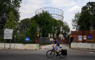 Milano, Incontro privato all' area della Bovisa, Parco della Goccia , Gasometro di Via Gianpietrino, 24 , Universita Campus Bovisa (Milano - 2022-05-30, DUILIO PIAGGESI) p.s. la foto e' utilizzabile nel rispetto del contesto in cui e' stata scattata, e senza intento diffamatorio del decoro delle persone rappresentate