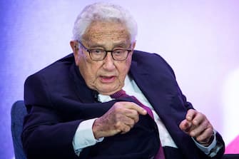 epa11002663 (FILE) - Former Secretary of State Henry Kissinger delivers remarks at the US State Department's 230th Anniversary Celebration in Washington, DC, USA, 29 July 2019 (reissued 30 November 2023). According to a statement issued by the consulting firm Kissinger Associates Inc.,  Kissinger died on 29 November 2023 at the age of 100.  EPA/JIM LO SCALZO