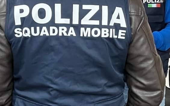 Biella, violentata davanti a figlio di 4 anni: arrestato muratore