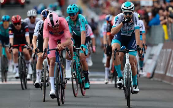 Giro, Pedersen 'pigliatutto': vince anche a Matera