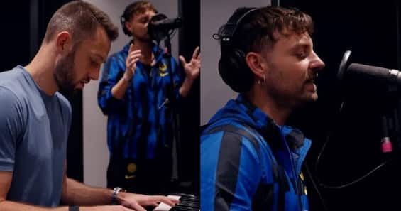 ‘We are Inter’, De Vrij accompanies Eddy Veerus on the piano.  VIDEO