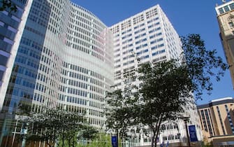 North America, USA, Minnesota, Rochester, Mayo Clinic, Gonda Building. (Photo by: Bernard Friel/UCG/Universal Images Group via Getty Images)