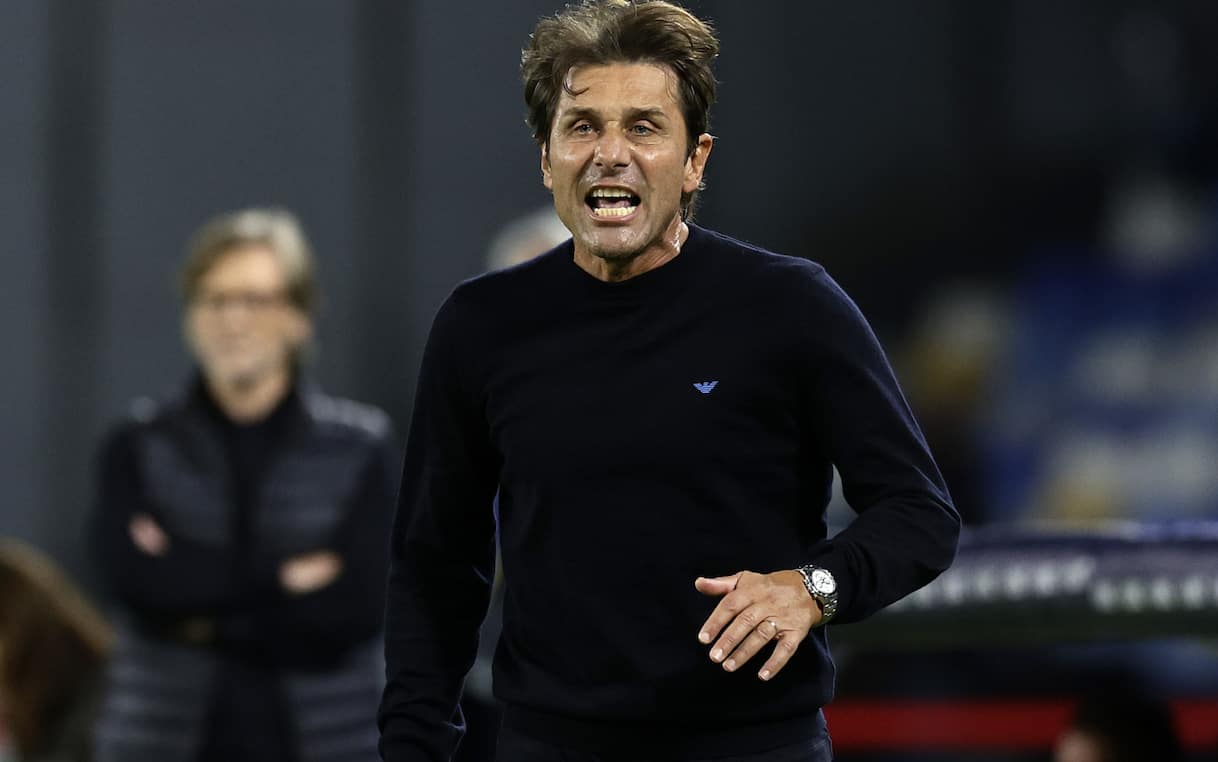 https://static.sky.it/editorialimages/d9980c05b8c1e7ca863296311d84bfef7bd36d30/skysport/it/calcio/serie-a/2025/10/26/napoli-inter-3-1-commento/conte_GETTY_urla.jpg?im=Resize,width=1218