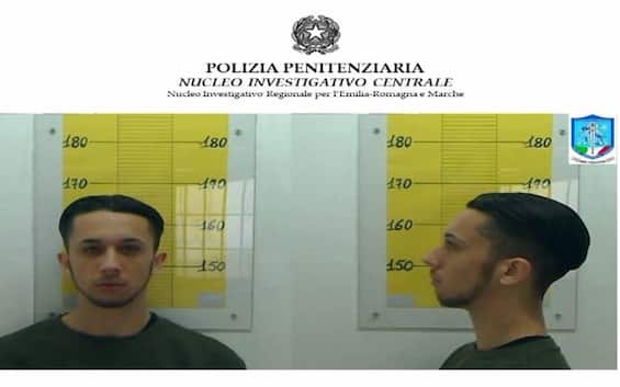 Strage Corinaldo, fermato a Barcellona Andrea Cavallari. Era evaso dopo la laurea Strage Corinaldo, fermato a Barcellona Andrea Cavallari. Era evaso dopo la laurea