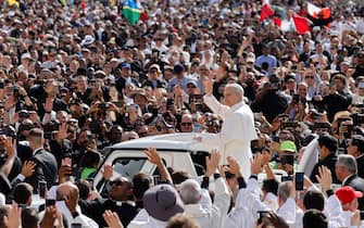 Pope Leo XIV arrives in the popemobile in St. Peter's Square, Vatican City, May 18, 2025.
ANSA/FABIO FRUSTACI