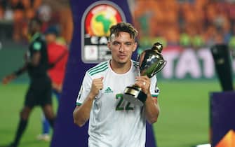 Cairo, Algeria, Egypt. 19th July, 2019. FRANCE OUT July 19, 2019: Ismael Bennacer of Algeria with the award for best player of the tournament after the Final of 2019 African Cup of Nations match between Algeria and Senegal at the Cairo International Stadium in Cairo, Egypt. Ulrik Pedersen/CSM/Alamy Live News