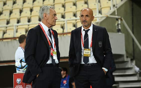 https://static.sky.it/editorialimages/da1802b642ca0f24c16f2cb5a5b40b3ac844d2a7/skysport/it/calcio/nazionale/2024/09/03/luciano-spalletti-ritorno-nazionale/spalletti_gravina_getty.jpg?im=Resize,width=565