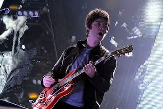 MILAN, ITALY - JANUARY 02:  Noel Gallagher of Oasis performs at the Datch forum on January 02, 2009 in Milan, Italy.  (Photo by Morena Brengola/Getty Images)