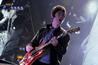 MILAN, ITALY - JANUARY 02:  Noel Gallagher of Oasis performs at the Datch forum on January 02, 2009 in Milan, Italy.  (Photo by Morena Brengola/Getty Images)