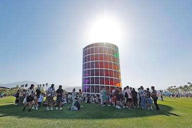 INDIO, CALIFORNIA - APRIL 12: (FOR EDITORIAL USE ONLY) Festivalgoers attend the 2024 Coachella Valley Music and Arts Festival at Empire Polo Club on April 12, 2024 in Indio, California. (Photo by Frazer Harrison/Getty Images for Coachella)