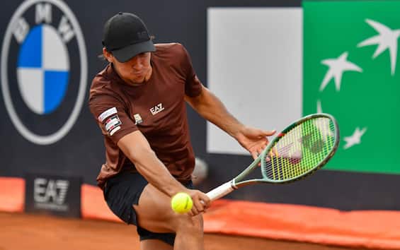 https://static.sky.it/editorialimages/da83ea79ce5f29de1e25935ce4d0705abac4cbec/skysport/it/tennis/video/2025/05/09/darderi-draper-atp-roma-risultato-highlights/darderi_ipa_4.jpg?im=Resize,width=565
