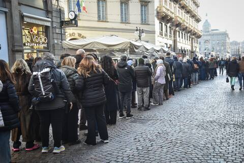 Camera ardente di Ornella Vanoni al Piccolo Teatro, l arrivo del feretro Milano 23 Novembre 2025
ANSA/MATTEO CORNER