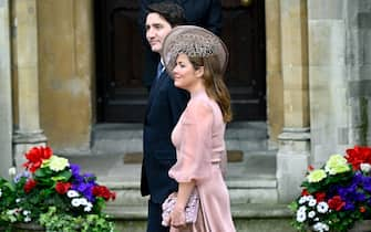 LONDON, ENGLAND - MAY 06: Canadian prime minister Justin Trudeau and wife Sophie Trudeau arrive to attend the Coronation of King Charles III and Queen Camilla on May 6, 2023 in London, England. The Coronation of Charles III and his wife, Camilla, as King and Queen of the United Kingdom of Great Britain and Northern Ireland, and the other Commonwealth realms takes place at Westminster Abbey today. Charles acceded to the throne on 8 September 2022, upon the death of his mother, Elizabeth II. (Photo by Toby Melville - WPA Pool/Getty Images)