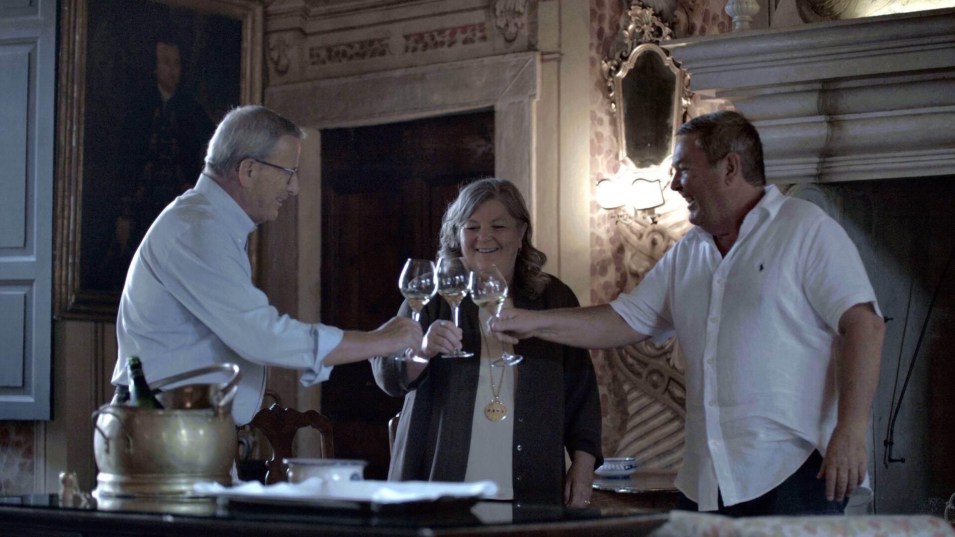 BEVI_–_Bollicine_di_famiglia.jpg