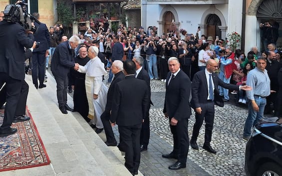 Leone XIV, visita a sorpresa del Papa al santuario di Genazzano. FOTO Leone XIV, visita a sorpresa del Papa al santuario di Genazzano. FOTO