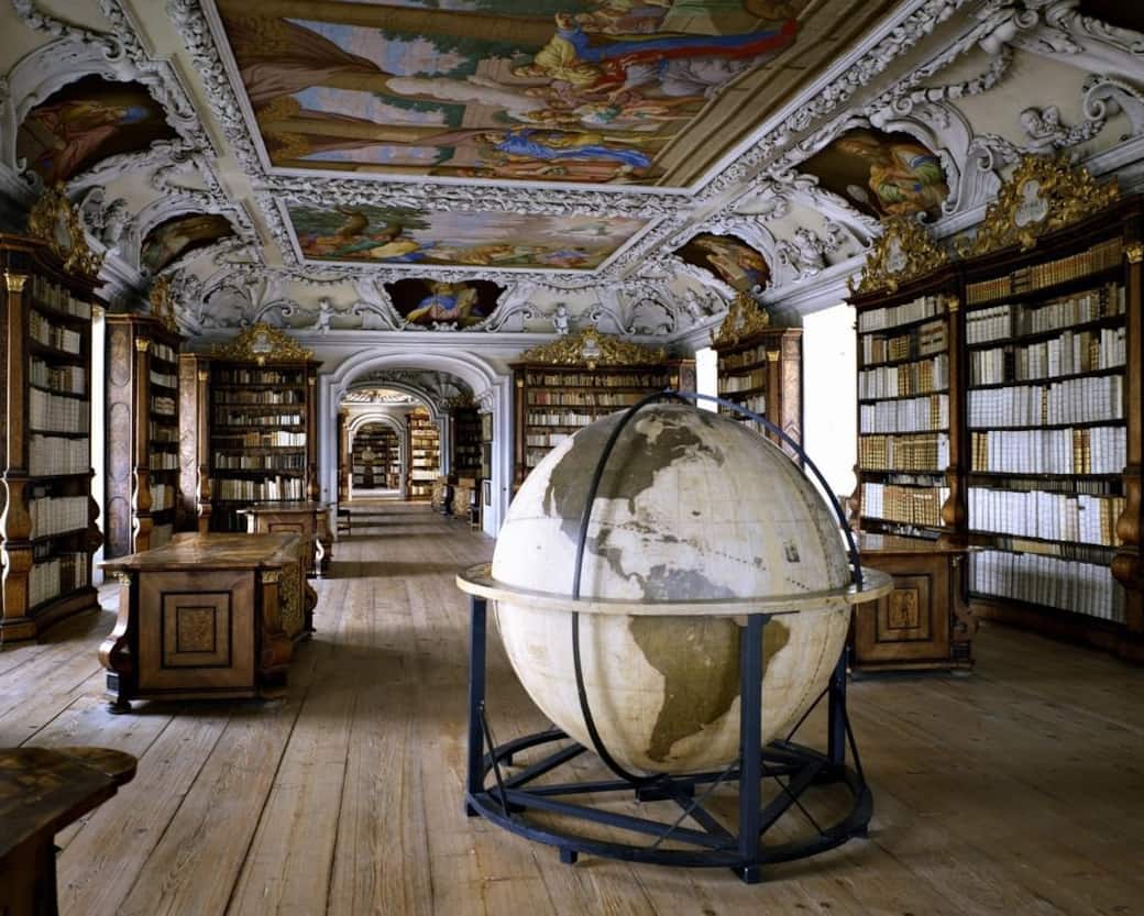 Biblioteca_dell_Abbazia_di_Kremsmunster_Austria_1994._Foto_di_Massimo_Listri.jpg