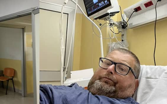Mario Adinolfi ricoverato in ospedale dopo il rientro dall’Isola dei Famosi