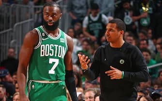 BOSTON, MA - MAY 25: Head Coach Joe Mazzulla of the Boston Celtics talks to Jaylen Brown #7 during Game 5 of the 2023 NBA Playoffs Eastern Conference Finals against the Miami Heat on May 25, 2023 at the TD Garden in Boston, Massachusetts. NOTE TO USER: User expressly acknowledges and agrees that, by downloading and or using this photograph, User is consenting to the terms and conditions of the Getty Images License Agreement. Mandatory Copyright Notice: Copyright 2023 NBAE  (Photo by Nathaniel S. Butler/NBAE via Getty Images)