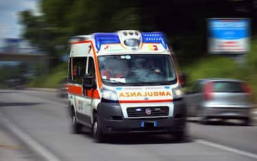 AMBULANZA IN EMERGENZA 
foto ©Tiziano Manzoni for Agenzia Fotogramma Bergamo (BERGAMO - 2013-05-30, Tiziano Manzoni© fotogramma) p.s. la foto e' utilizzabile nel rispetto del contesto in cui e' stata scattata, e senza intento diffamatorio del decoro delle persone rappresentate