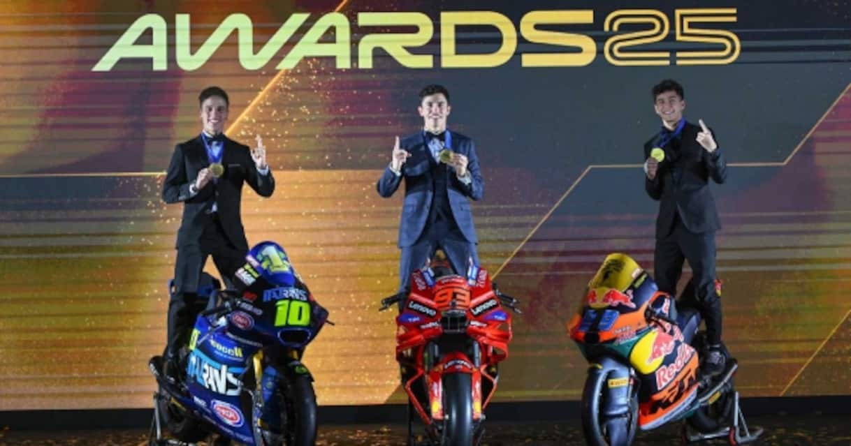 https://static.sky.it/editorialimages/dc44e551470e1333f012e6f45b9b5692b725974c/skysport/it/motori/motogp/2025/11/17/motogp-awards-2025-premi-vincitori/awards_campioni_og.jpg?im=Resize,width=1218