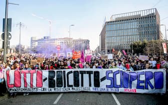 La manifestazione organizzata da "Non una di meno" in occasione della Giornata internazionale della donna, Milano, 08 marzo 2025.
/////
People participate in a demonstration by movement "Non una di meno" ("Not one less") to mark International Women's Day in Milan, Italy, 08 March 2025.
ANSA/MOURAD BALTI TOUATI
(presidio, corteo, festa della donna, donne)
