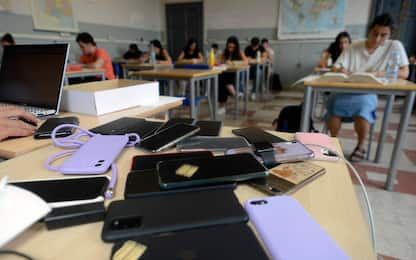 Maturità, al bando cellulari e smartwatch e restrizioni per Internet