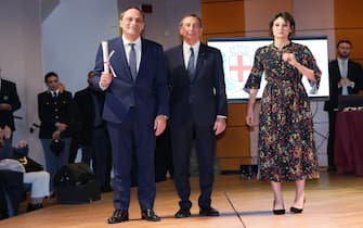 Milano - Consegna degli Ambrogini d'\'' Oro di parte del sindaco Giseppe Sale e Elena Buscemi al Teatro Dal Verme, nella foto Attestato Societa cooperativa sociale bee, 4 altre menti (Milano - 2024-12-07, Duilio Piaggesi) p.s. la foto e'\'' utilizzabile nel rispetto del contesto in cui e'\'' stata scattata, e senza intento diffamatorio del decoro delle persone rappresentate