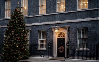 L'albero di Natale davanti al 10 di Downing Street a Londra