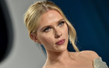 BEVERLY HILLS, CALIFORNIA - FEBRUARY 09: Scarlett Johansson attends the 2020 Vanity Fair Oscar Party hosted by Radhika Jones at Wallis Annenberg Center for the Performing Arts on February 09, 2020 in Beverly Hills, California. (Photo by Axelle/Bauer-Griffin/FilmMagic)