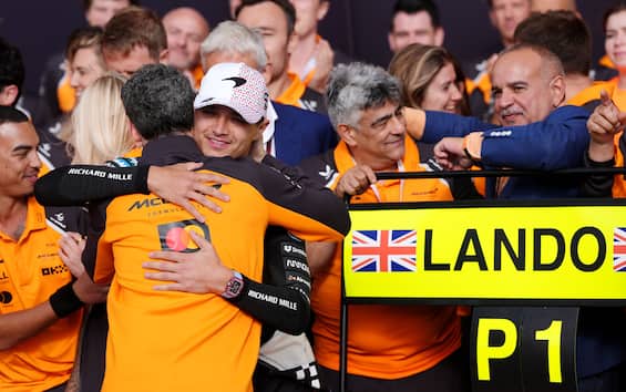 https://static.sky.it/editorialimages/dcb2cf37d770b98661c4f2ea9293e29f806f34bb/skysport/it/motori/formula-1/video/2025/07/07/f1-gp-silverstone-vanzini-commento/norris-ipa-silverstone.jpg?im=Resize,width=565