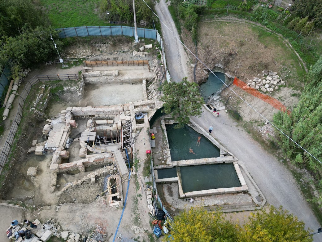 PANORAMICA_SCAVO_(Copyright_SABAP-SI_Comune_di_San_Casciano_dei_Bagni_Unistrasi)_Foto_di_(1).JPG