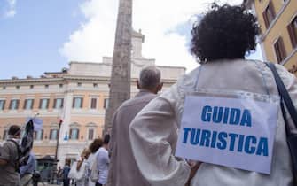 Roma, Italy. 09th June, 2020. Tourist guides of Rome organized a sit-in in Rome in front of Montecitorio Palace (Photo by Matteo Nardone/Pacific Press) Credit: Pacific Press Agency/Alamy Live News